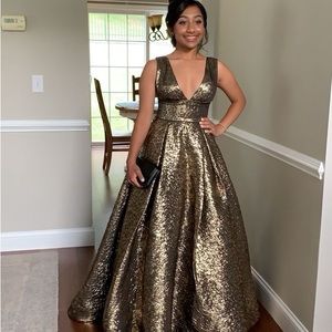 Mac Duggal Strappy Back with Pockets Formal Gown